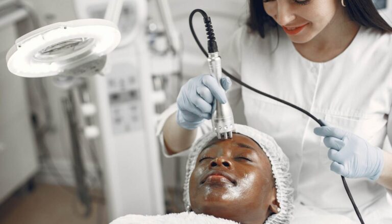 Elevate Your Career with an Online Beauty Certificate
