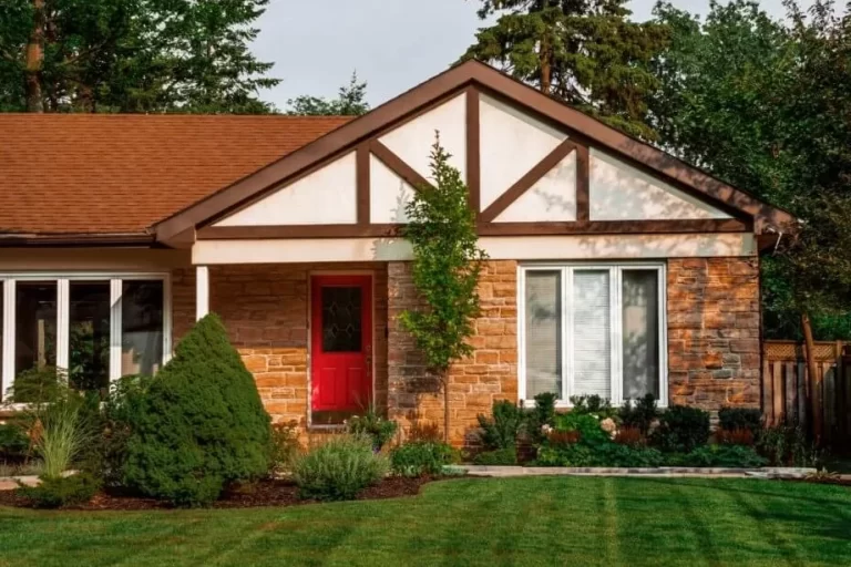 how long is a house under contract before sold How Long Does a House Stay Under Contract Before Being Sold?