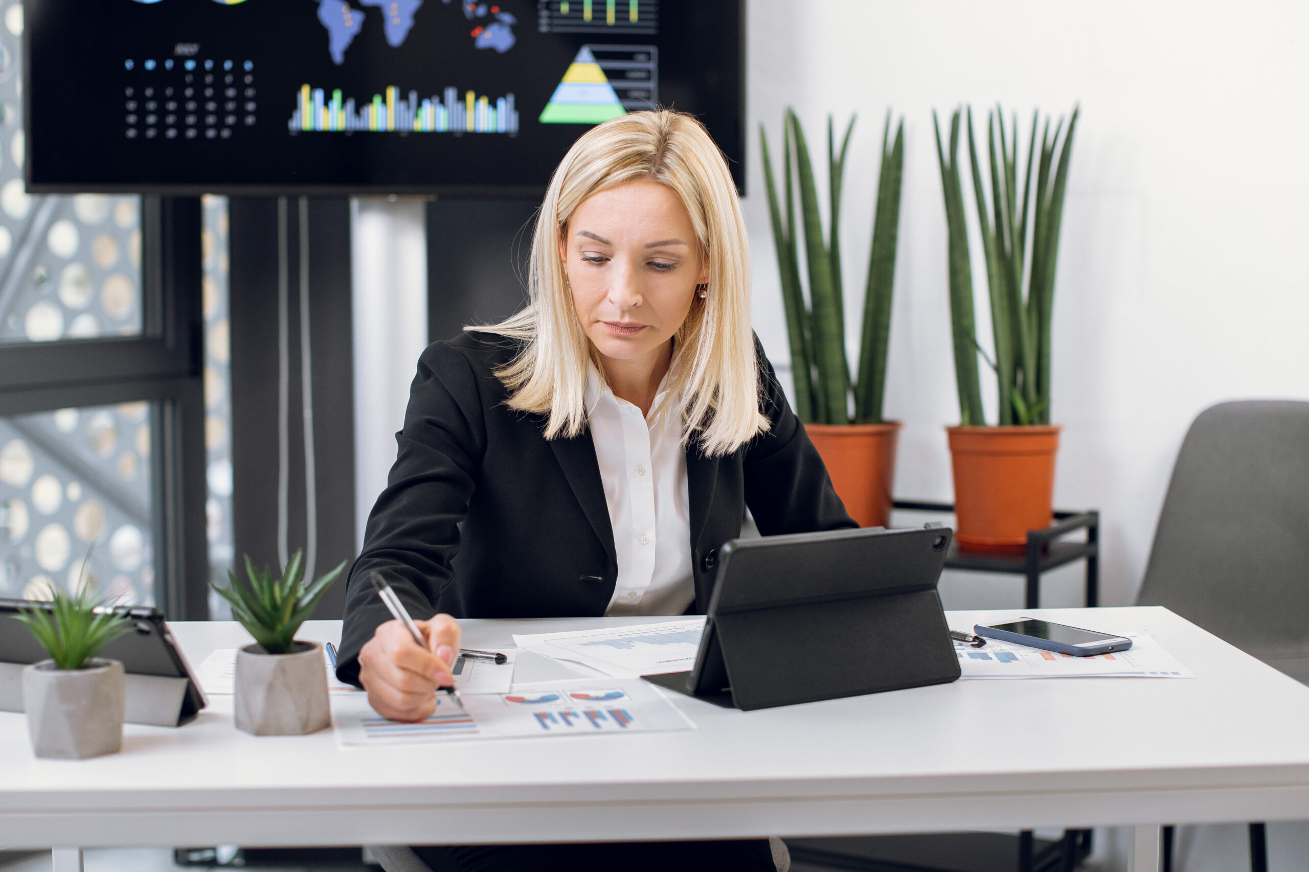 Master Compliance & Risk Management with Certificate IV