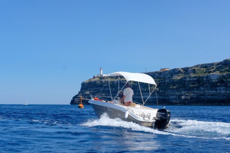 Sail a Yacht in Australia: Understanding Licensing Requirements