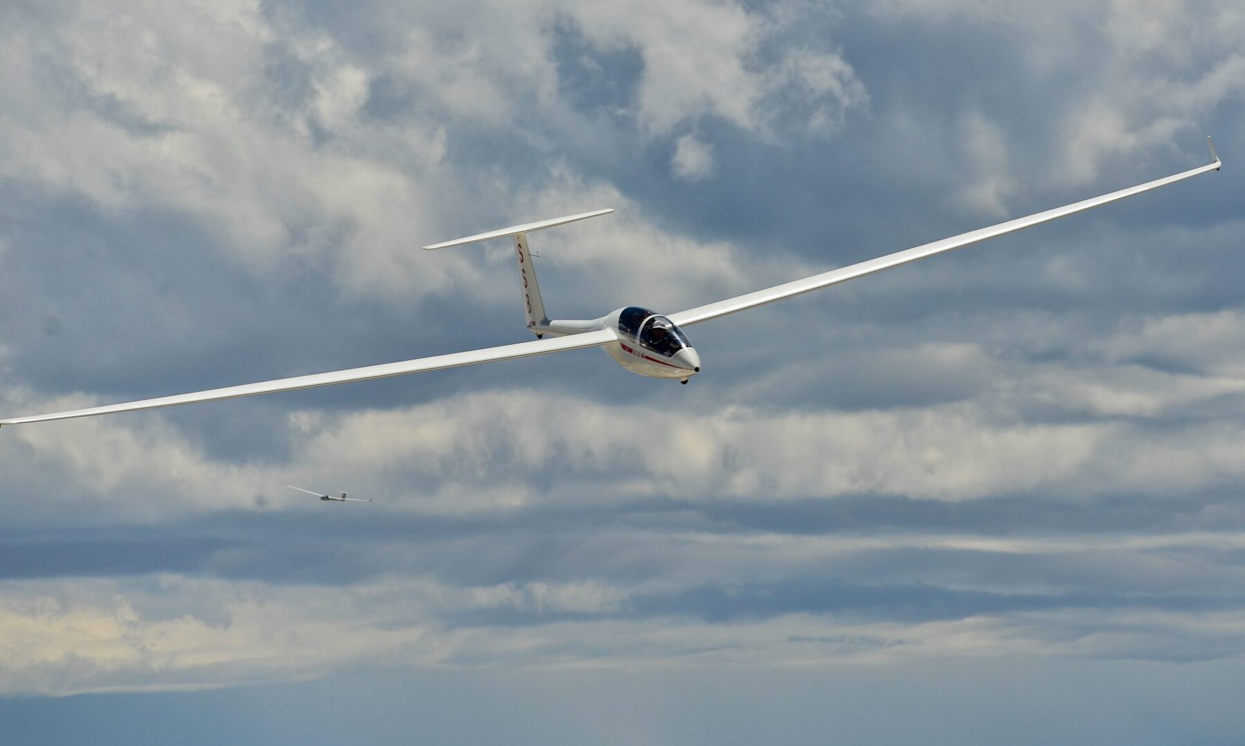 Soar to New Heights with a Gliding Pilot License