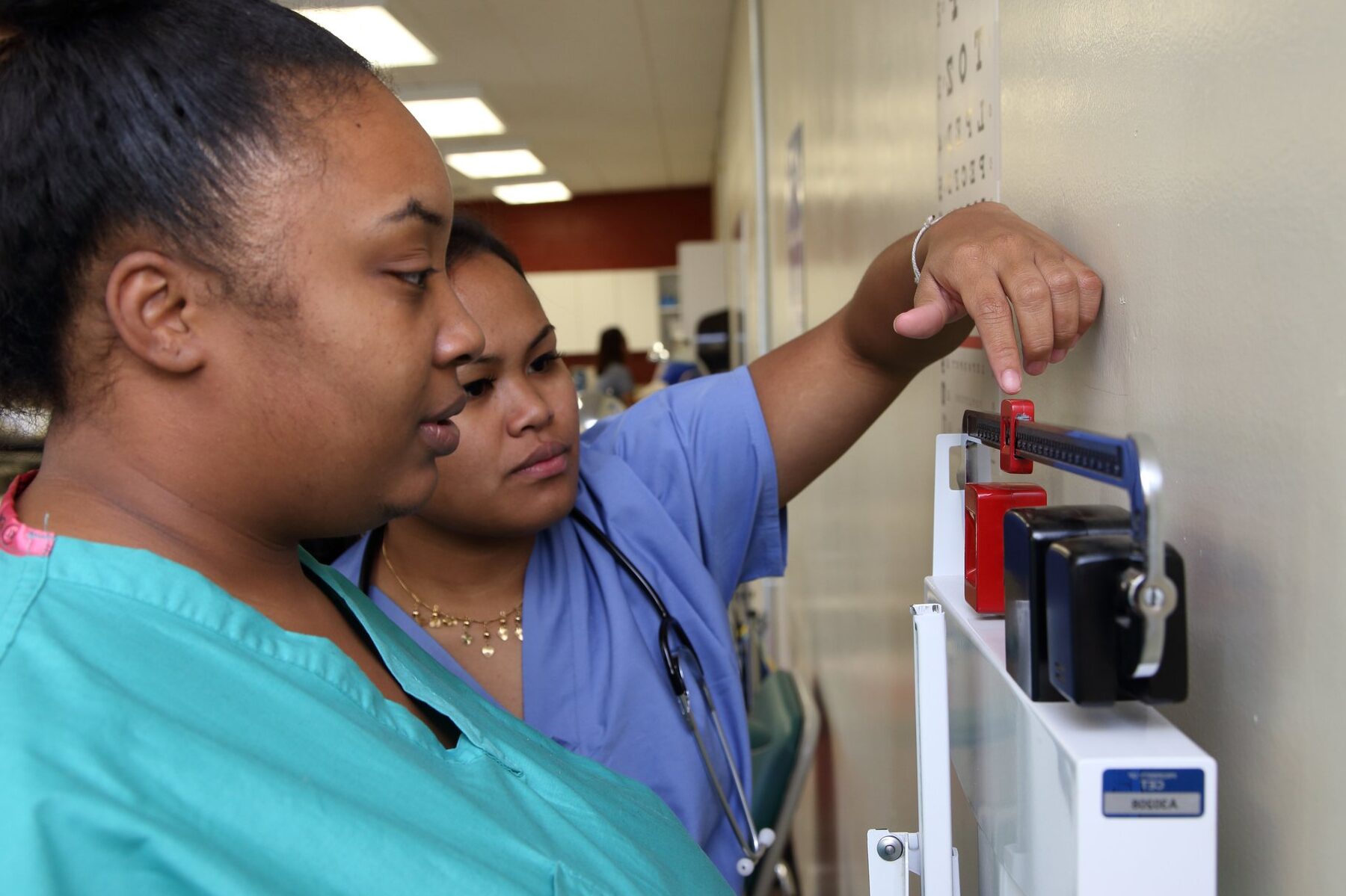 The Benefits of Certificate 4 in Allied Health Assistance
