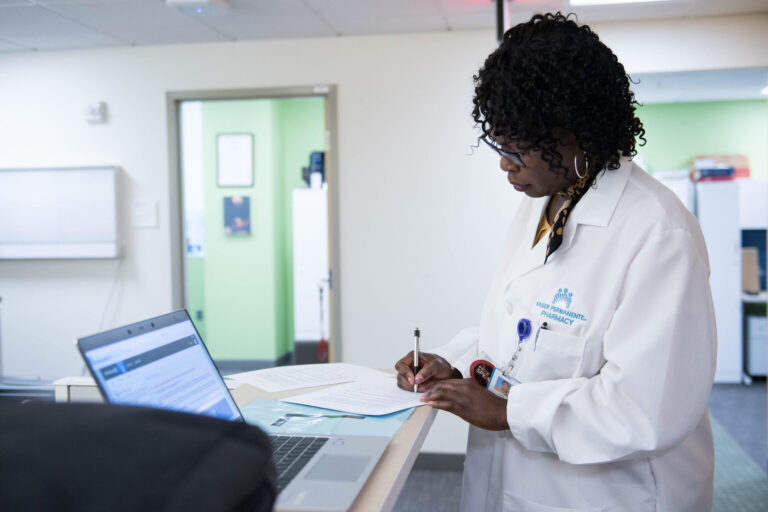 Your Guide to Earning a Pharmacy Certificate: Benefits & Requirements